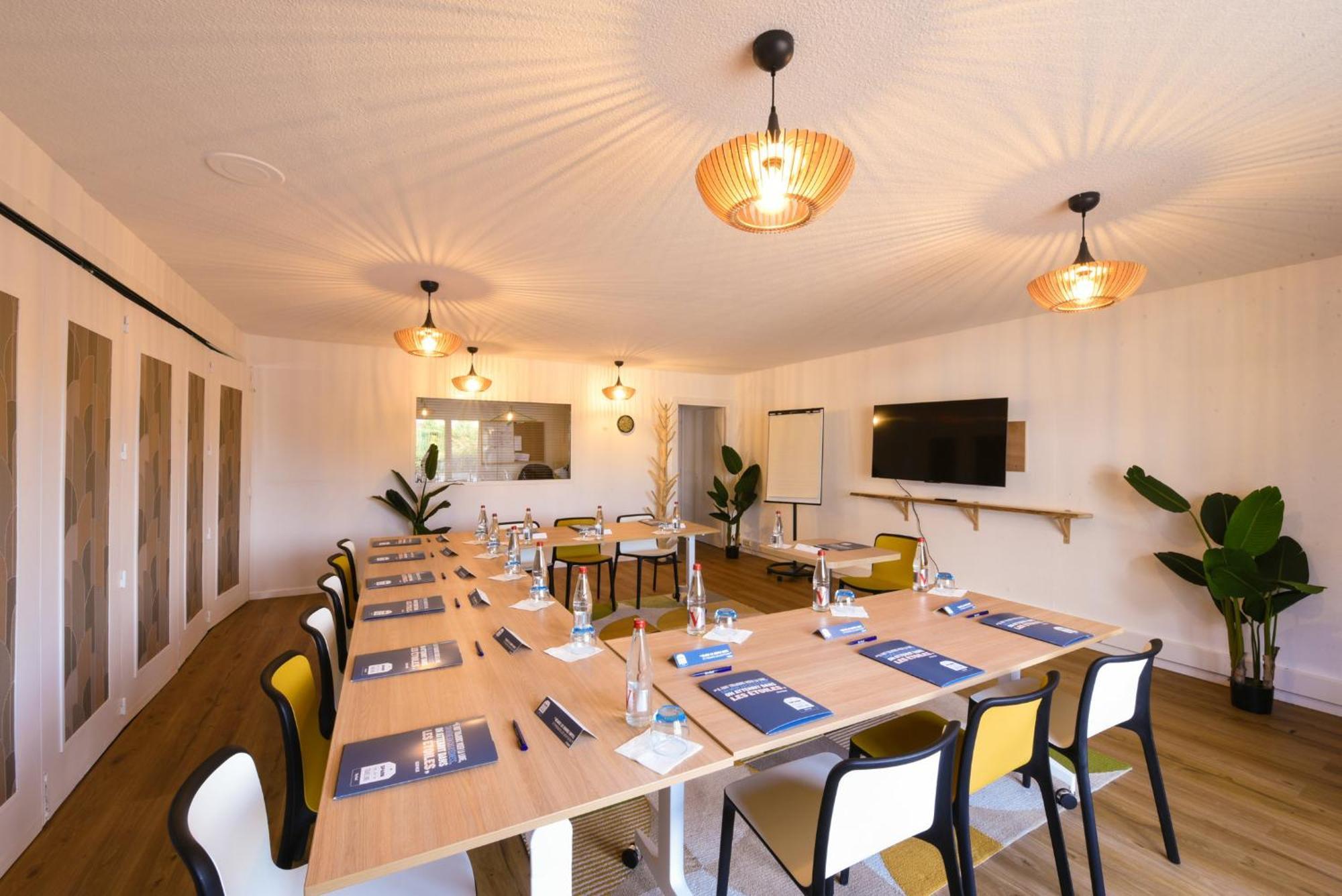 Kyriad Villeneuve Saint Georges - Hotel Renove Екстериор снимка
